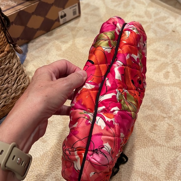 Rare silk pink floral quilted Vera Bradley shoulder bag - Picture 7 of 7